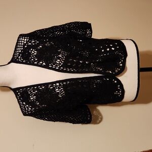 Black Crochet Shrug Size 1X By Twyla blu Size 1X